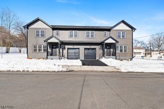 401 Tillman St in Raritan, NJ - Foto de edificio - Building Photo