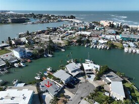 508 129th Ave E in Madeira Beach, FL - Building Photo