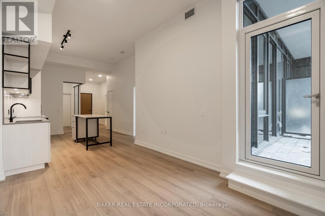 740-740 Dupont St in Toronto, ON - Building Photo
