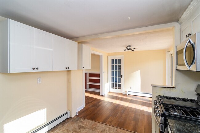 10 Spring Valley Rd in Natick, MA - Building Photo - Building Photo