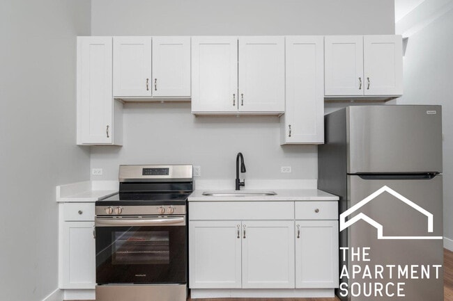 property at 1219 W Devon Ave