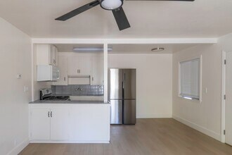 Las Fuentes Apartments in Sacramento, CA - Foto de edificio - Building Photo