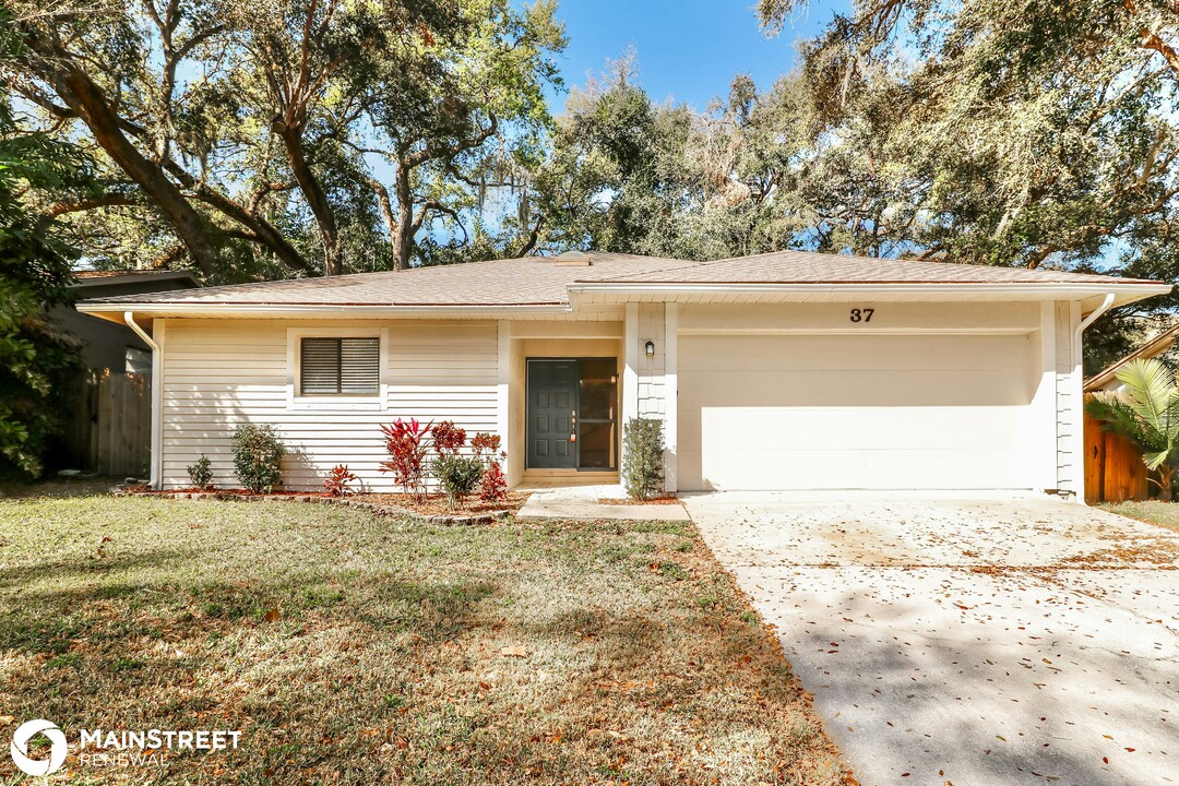 37 Harbor Oaks Cir in Safety Harbor, FL - Building Photo