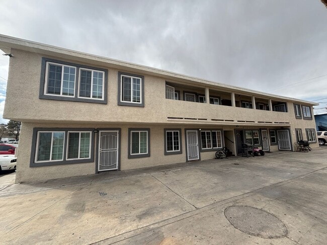 property at 1420 Putnam Ave