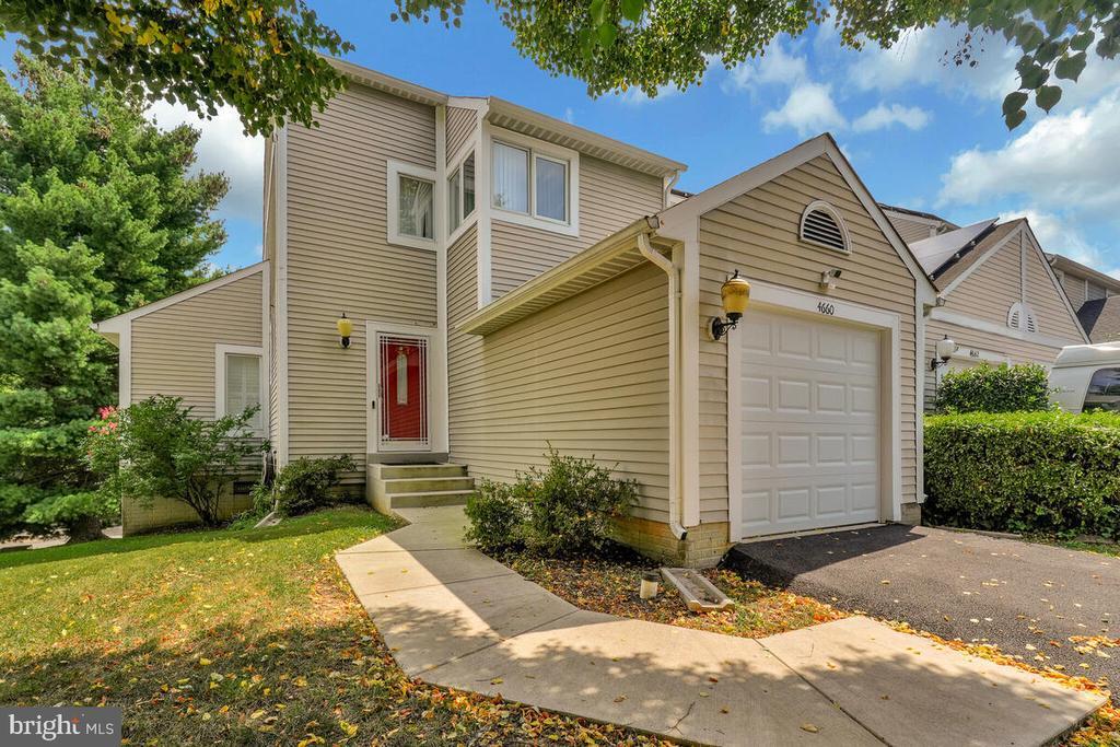 4660 Winterberry Ln in Oxon Hill, MD - Building Photo