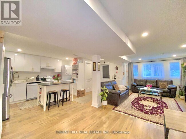 55 Toporowski Ave in Richmond Hill, ON - Building Photo - Building Photo