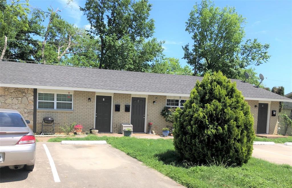 211 Skyway Dr-Unit -8 in Euless, TX - Building Photo