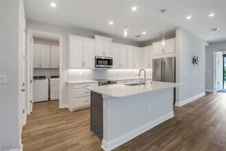 10373 Bonavie Cv Dr in Ft. Myers, FL - Foto de edificio - Building Photo