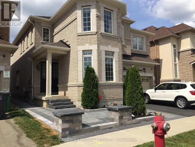 8 Yardmaster Dr in Brampton, ON - Building Photo - Building Photo