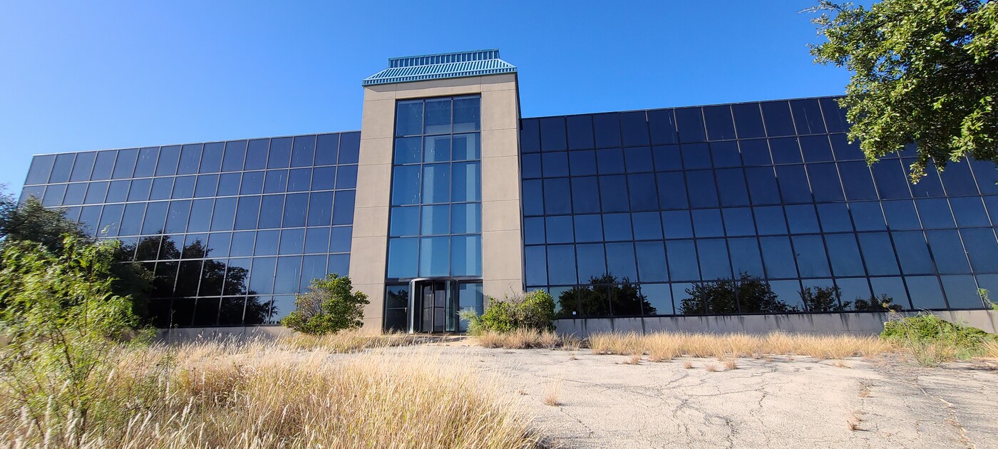 1900 Walker Ave in Breckenridge, TX - Building Photo