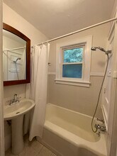 942 Russell St, Unit C in Nashville, TN - Foto de edificio - Building Photo