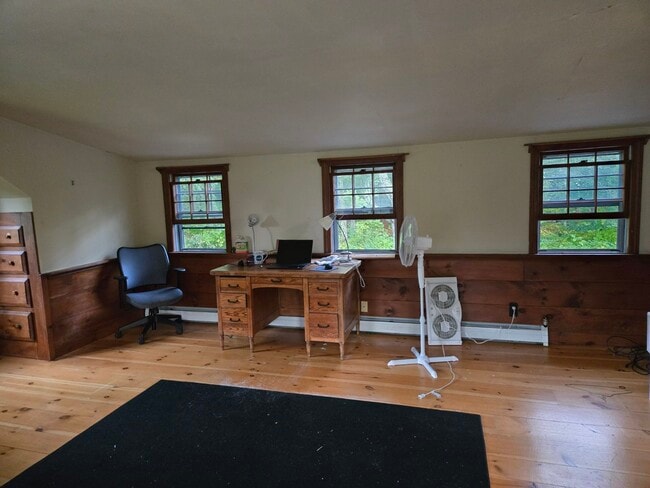 18 Glen Dr in Peterborough, NH - Building Photo - Building Photo
