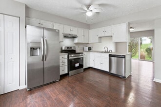 122 Manor View Dr in Manor, PA - Building Photo - Building Photo