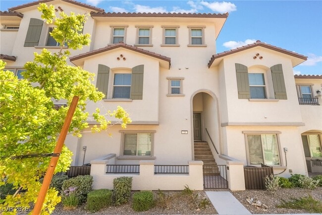 property at 25 Lomita Heights Dr