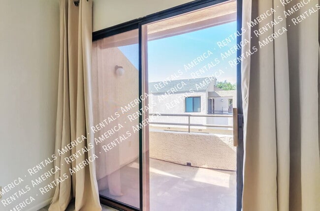 7614 E Callisto Cir in Tucson, AZ - Foto de edificio - Building Photo