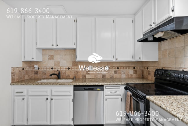 2905 Cowley Way in San Diego, CA - Building Photo - Building Photo