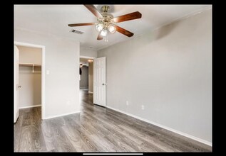 608 Sherry Dr in Leander, TX - Foto de edificio - Building Photo