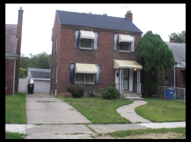 property at 11682 Glastonbury Ave