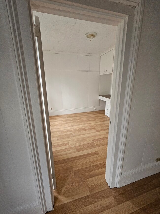 402 Oak St in Saginaw, MI - Foto de edificio - Building Photo