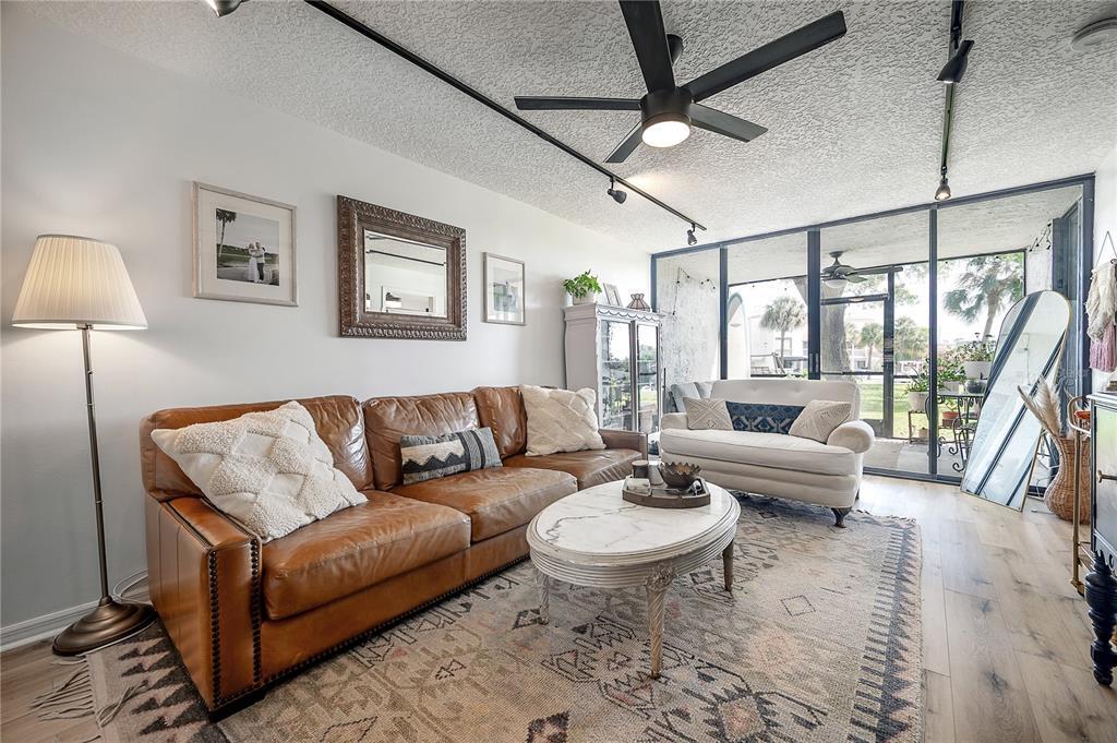 2424 W Tampa Bay Blvd in Tampa, FL - Building Photo