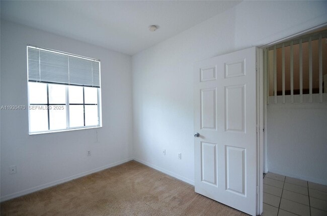 6037 SW 19th Pl in North Lauderdale, FL - Building Photo - Building Photo