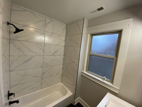 7022 S Carpenter St, Unit 1 in Chicago, IL - Building Photo - Building Photo
