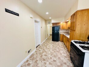 79 W 16th St-Unit -2 in Bayonne, NJ - Building Photo - Building Photo