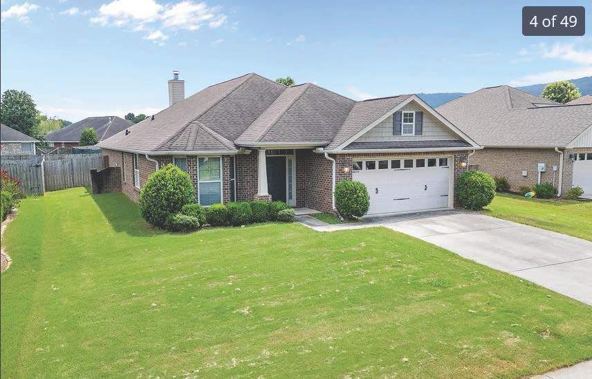 6906 Breyerton Way SE in Owens Cross Roads, AL - Foto de edificio