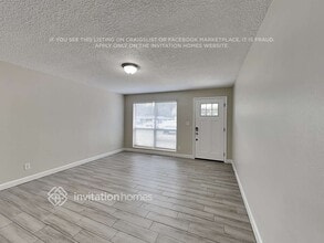 2527 Oak Summit Dr in Jacksonville, FL - Foto de edificio - Building Photo