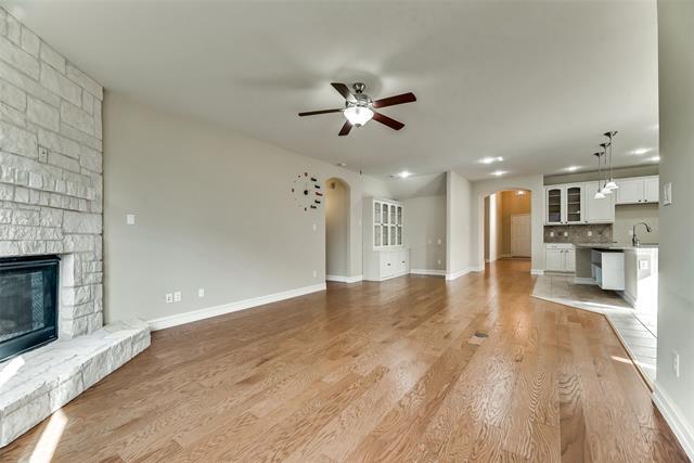 660 Hobie Point Dr in The Colony, TX - Foto de edificio