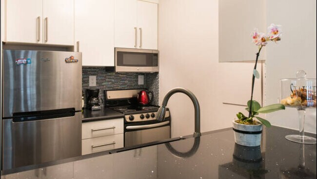 2030 F St NW in Washington, DC - Foto de edificio - Building Photo