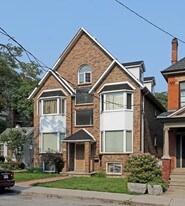 220 Caroline St S in Hamilton, ON - Building Photo