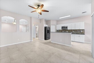 3104 Grandiflora Dr in Greenacres, FL - Building Photo - Building Photo