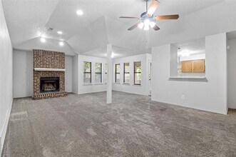 616 Lake Crest Pkwy in Azle, TX - Building Photo - Building Photo