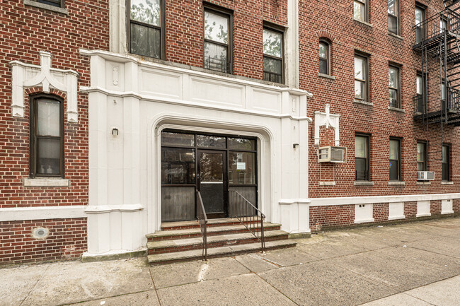 2 Webster Avenue in New York, NY - Building Photo - Building Photo