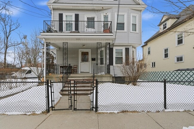 111 Dustin St in Boston, MA - Building Photo - Building Photo