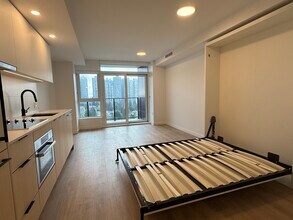 13738 Central Av in Surrey, BC - Building Photo - Building Photo