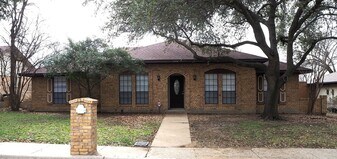 1934 Maxwell Dr in Lewisville, TX - Building Photo