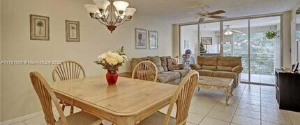 9510 Seagrape Dr in Davie, FL - Building Photo - Building Photo