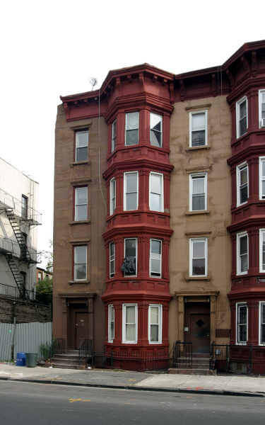 535 Throop Ave in Brooklyn, NY - Building Photo