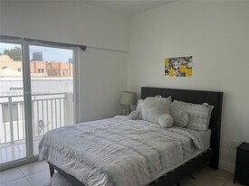 1020 SW 4th St in Miami, FL - Building Photo