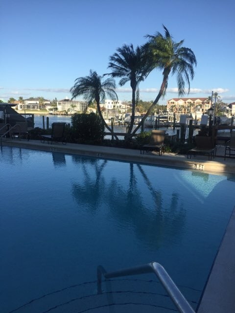 271 Southbay Dr, Unit 53 in Naples, FL - Building Photo - Building Photo