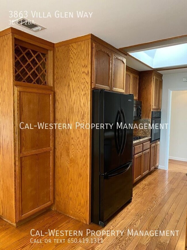 property at 3863 Villa Glen Way