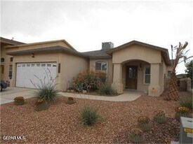 5429 Francisco Roque Dr in El Paso, TX - Building Photo