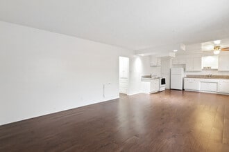 768 Gaviota Ave. in Long Beach, CA - Foto de edificio - Building Photo