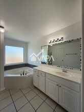 5626 Red Canyon in San Antonio, TX - Building Photo - Building Photo