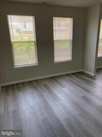 1605 E Fairmount Ave photo'