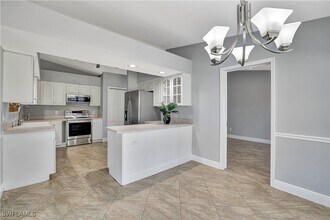 1281 25th St SW in Naples, FL - Building Photo - Building Photo