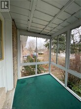 242 Highland Rd W in Hamilton, ON - Building Photo - Building Photo