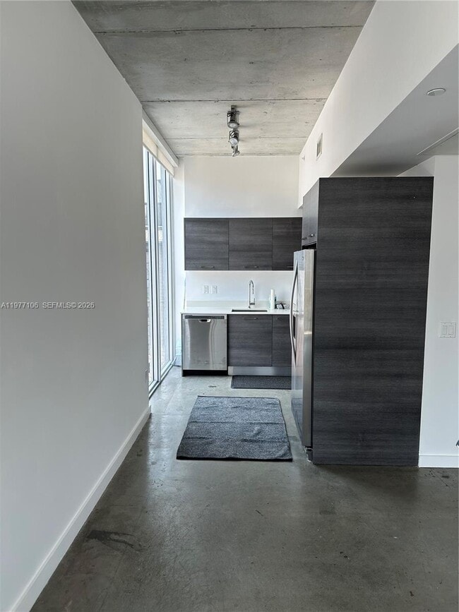 151 SE 1st St, Unit 1410 in Miami, FL - Building Photo - Building Photo